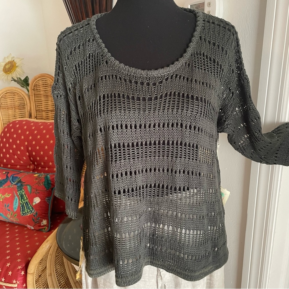 ARATTA Anthropologie Green Top with Gold Print Long Back! NEW! Oversized. Medium